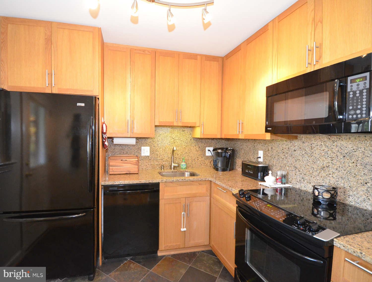 425 Kerwin Road Silver Spring, MD 20901 - Photo 6 of 23 Kitchen