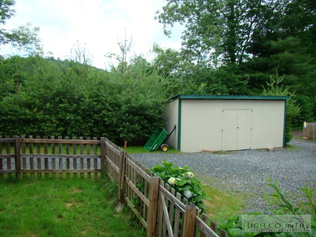 1296 Rustic Road West Jefferson, NC 28694 - Photo 16 of 30 Gallery Image 16