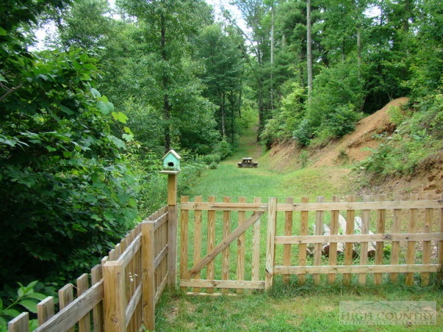 1296 Rustic Road West Jefferson, NC 28694 - Photo 17 of 30 Gallery Image 17