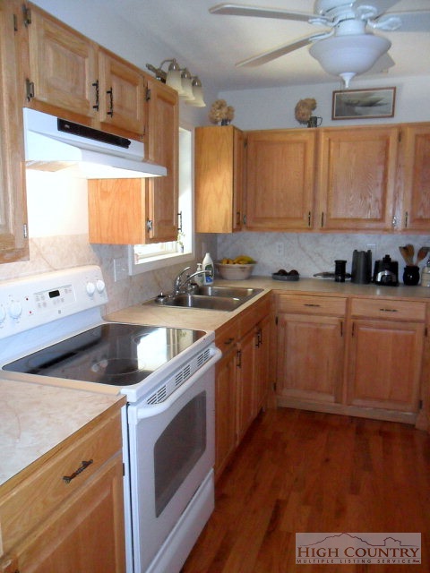 1296 Rustic Road West Jefferson, NC 28694 - Photo 28 of 30 Gallery Image 28
