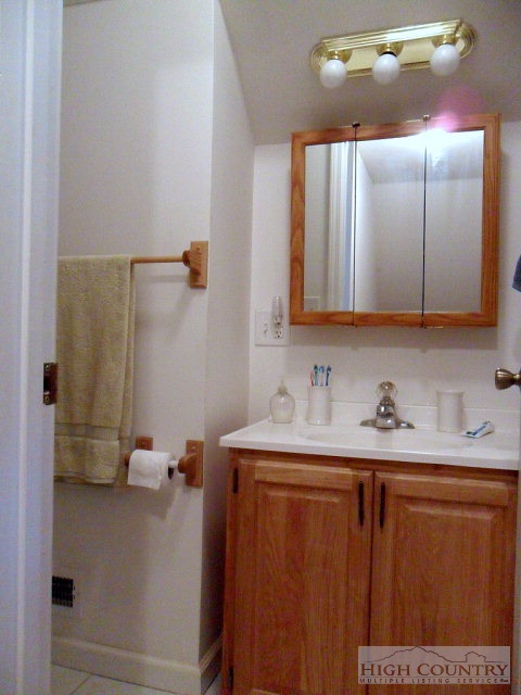 1296 Rustic Road West Jefferson, NC 28694 - Photo 8 of 30 Gallery Image 8