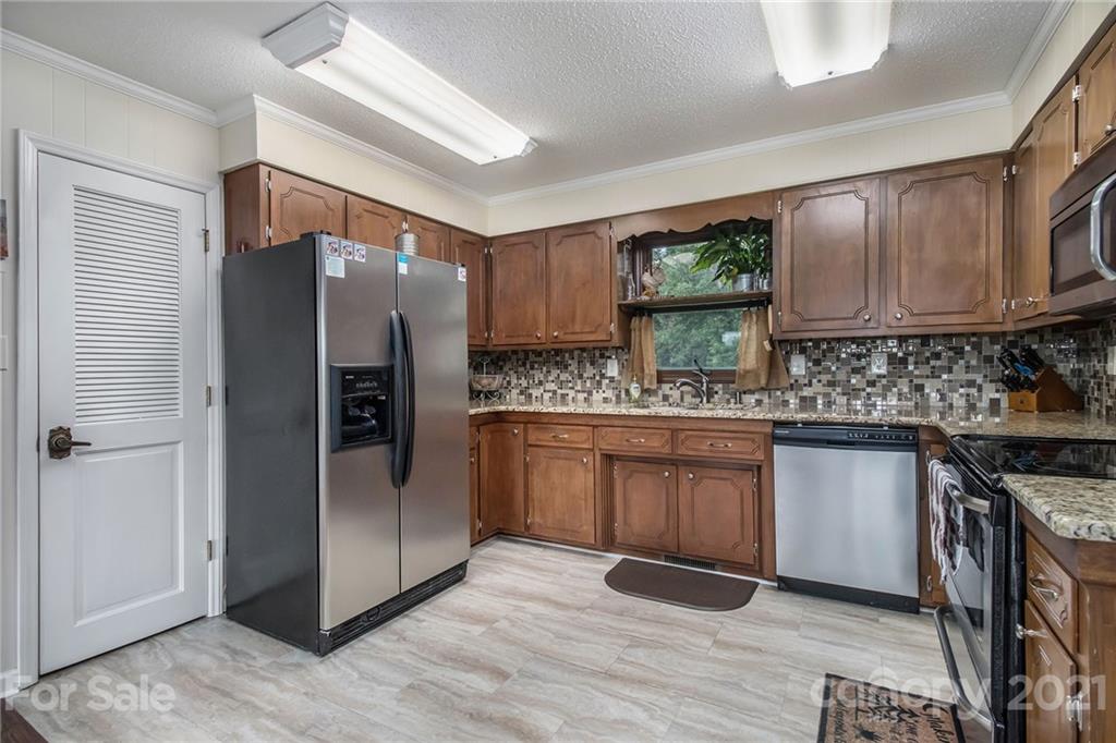 526 Alexis High Shoals Road Dallas, NC 28034 - Photo 9 of 33 Gallery Image 9