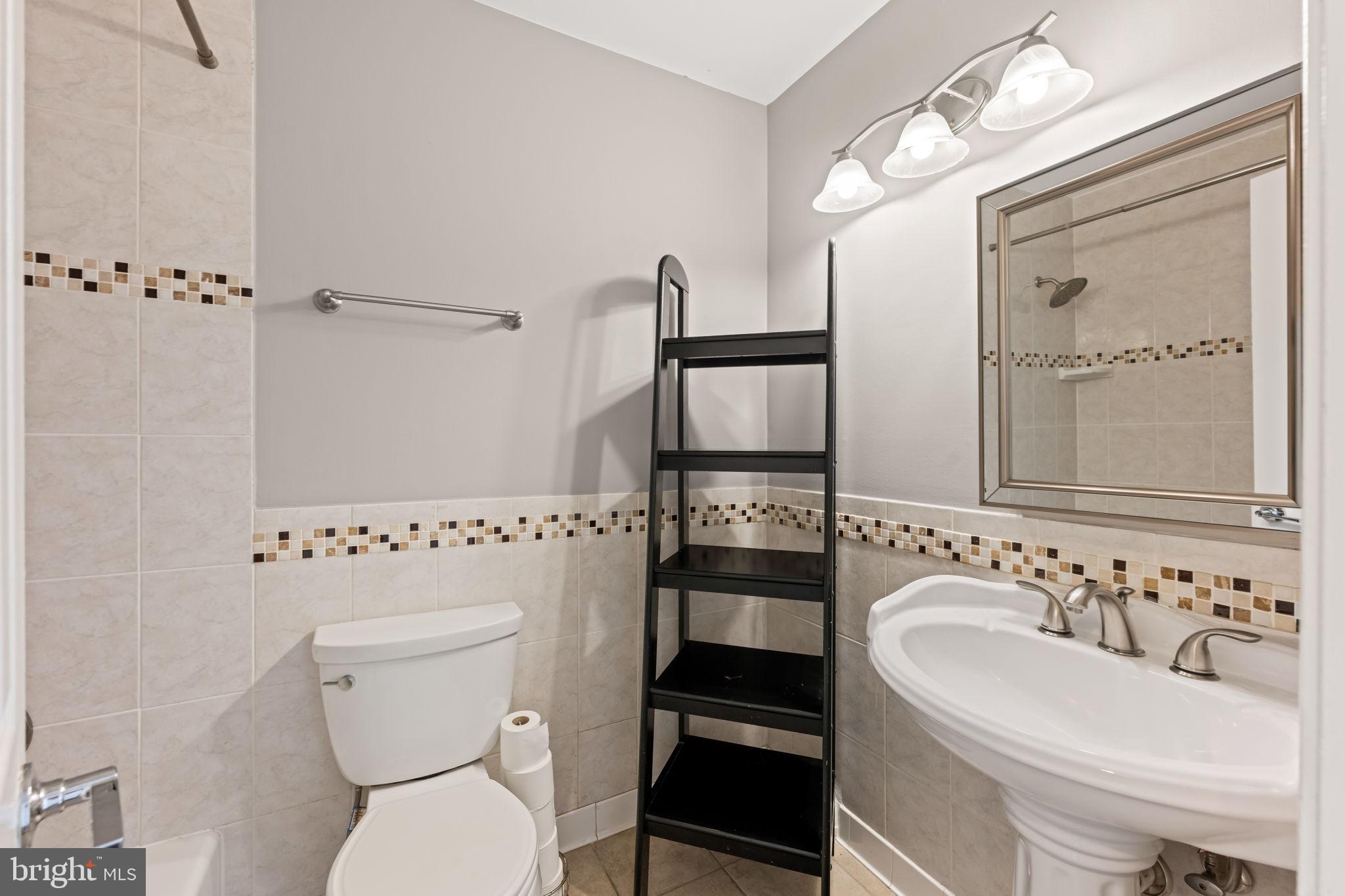 8635 Old Mt Vernon Road Alexandria, VA 22309 - Photo 32 of 47 Hallway Bathroom