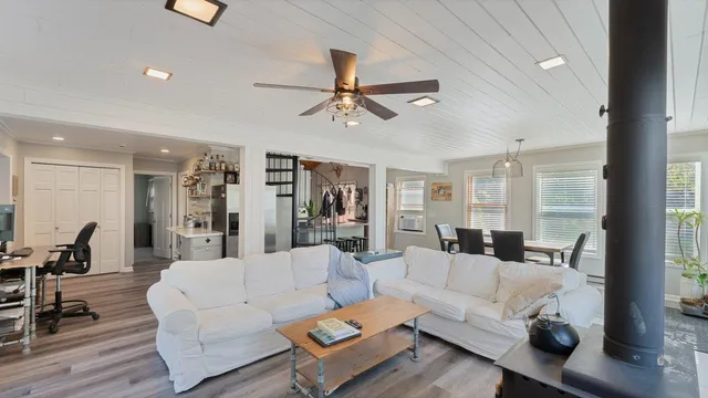 $789,500 | 9923 Jeske Avenue Northwest, Annandale, MN 55302