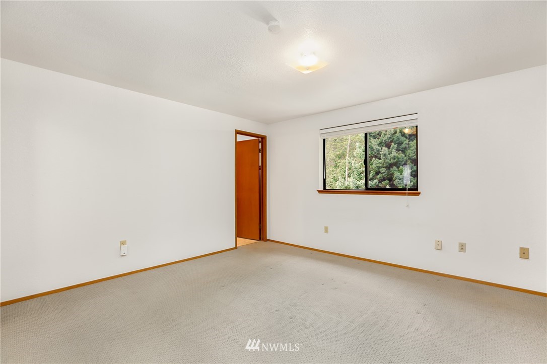 1703 174th Place Southeast Bothell, WA 98012 - Photo 11 of 22 Gallery Image 11
