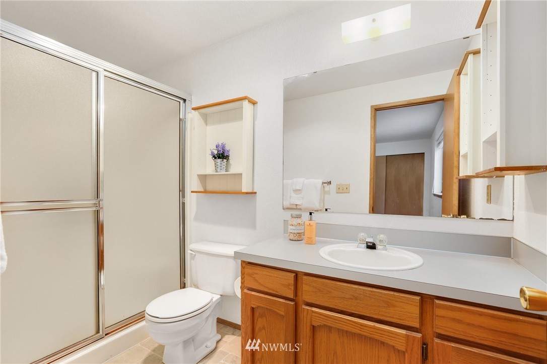 1703 174th Place Southeast Bothell, WA 98012 - Photo 12 of 22 Gallery Image 12