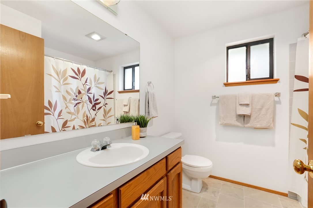 1703 174th Place Southeast Bothell, WA 98012 - Photo 13 of 22 Gallery Image 13