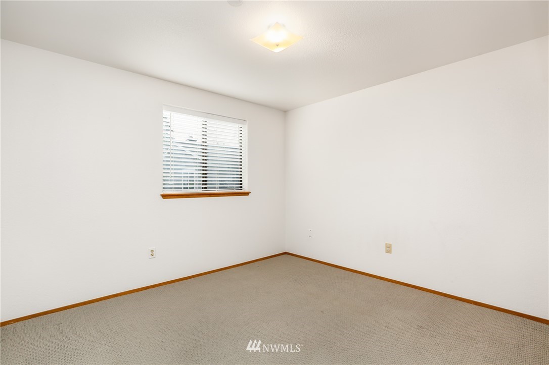 1703 174th Place Southeast Bothell, WA 98012 - Photo 14 of 22 Gallery Image 14
