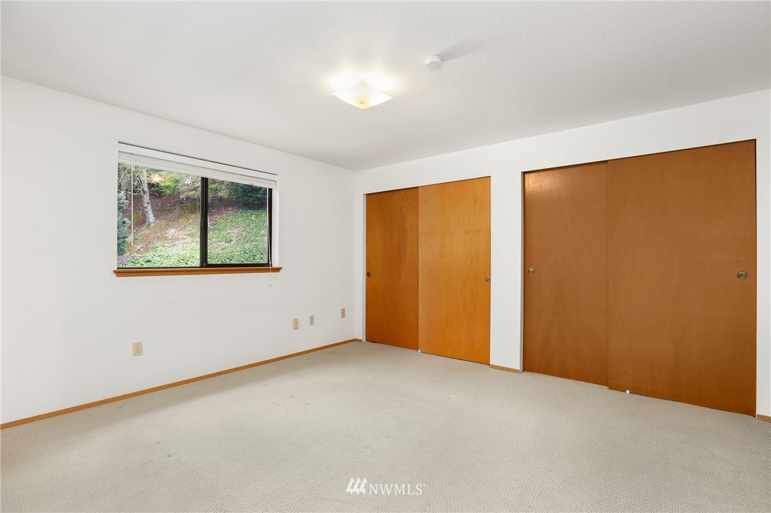 1703 174th Place Southeast Bothell, WA 98012 - Photo 10 of 22 Gallery Image 10