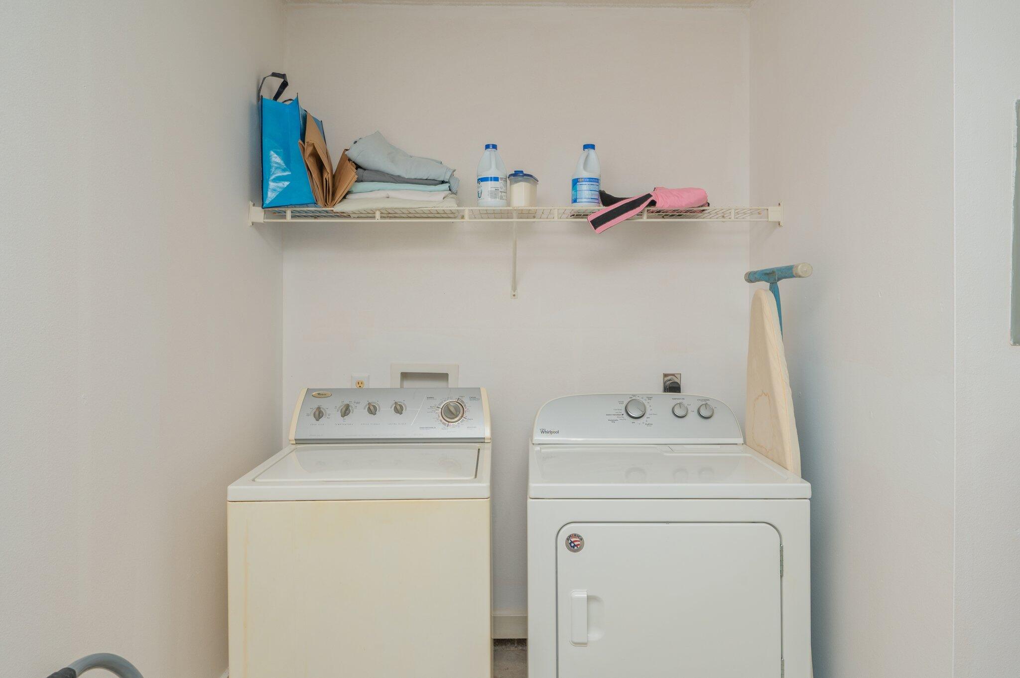 642 Alysheba Drive Crestview, FL 32539 - Photo 13 of 32 a utility room with dryer and washer