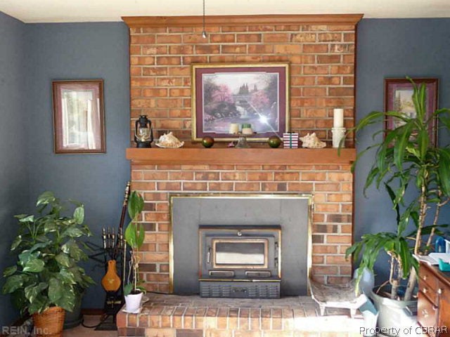 3213 Pine Grove Road Gloucester, VA 23061 - Photo 3 of 5 Family Room