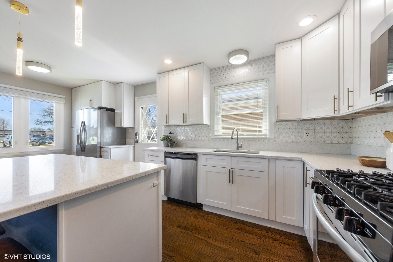 4322 Forest Avenue Brookfield, IL 60513 - Photo 8 of 27