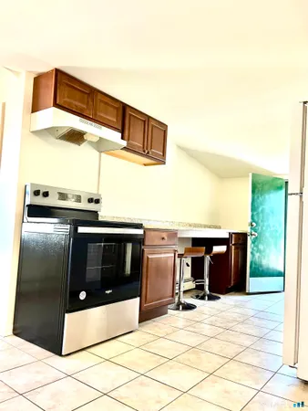 $1,950 | 657 Naugatuck Avenue, Milford, CT 06461