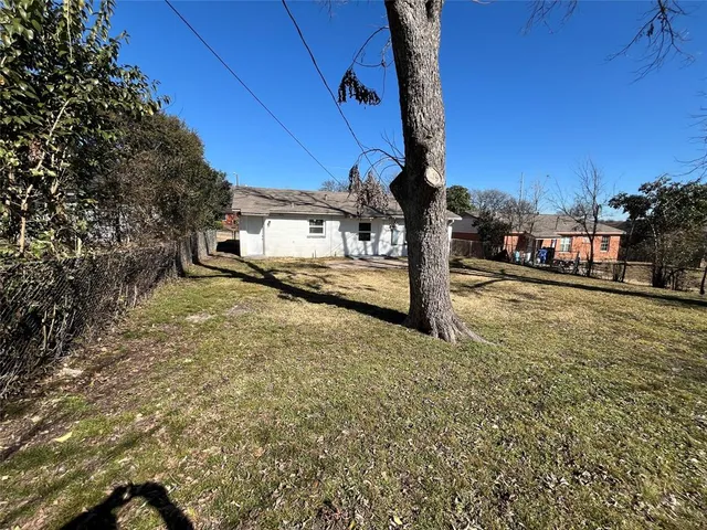 $1,700 | 936 Bluewood Drive, Dallas, TX 75232