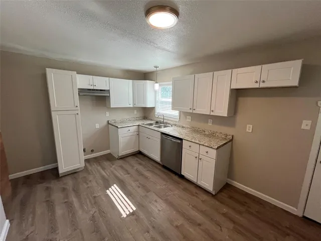 $1,700 | 936 Bluewood Drive, Dallas, TX 75232