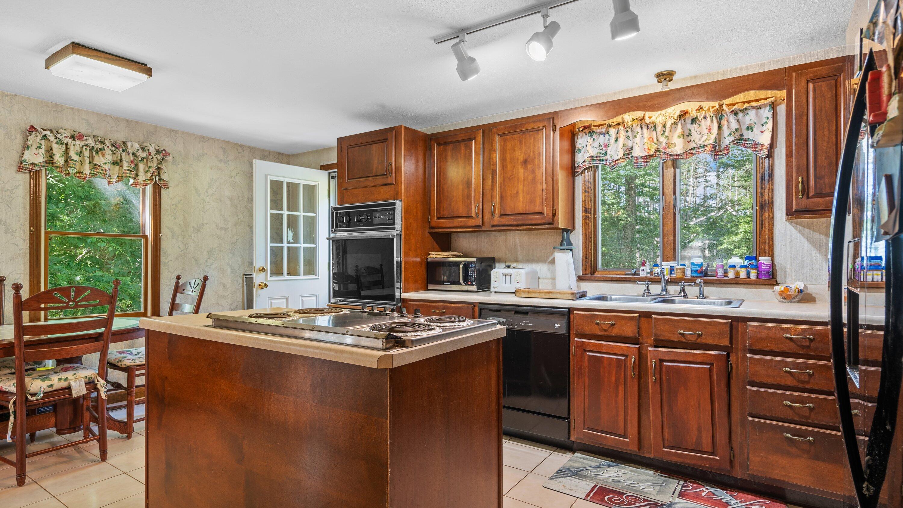 72 Bartlett Road Kittery Point, ME 03905 - Photo 14 of 31 kc kitchen pic