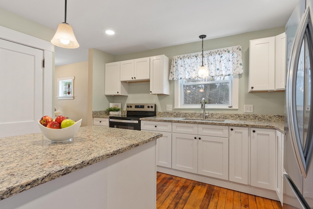 152 Dudley Road Templeton, MA 01468 - Photo 10 of 41