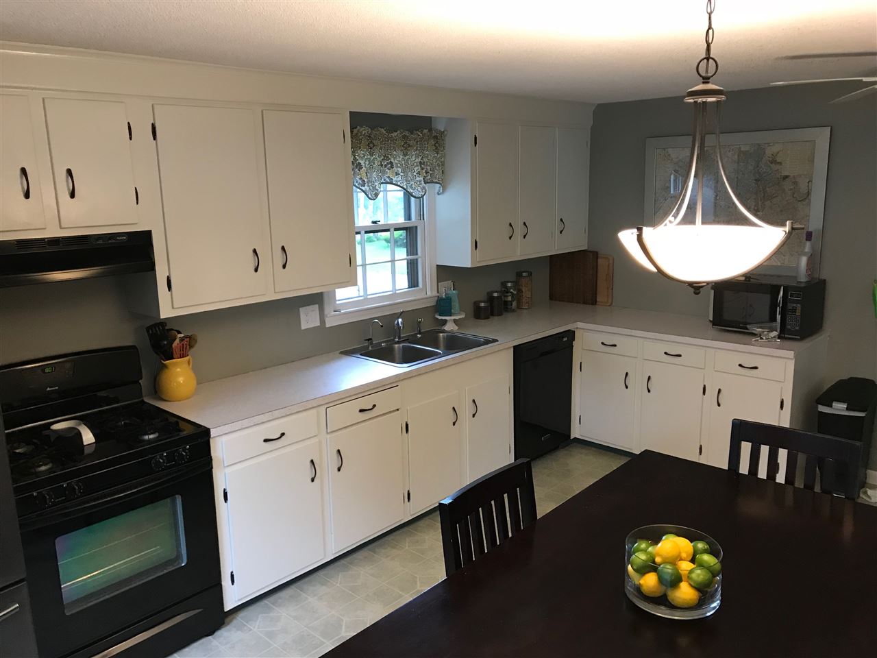 6 Knowlton Road Nashua, NH 03063 - Photo 6 of 27