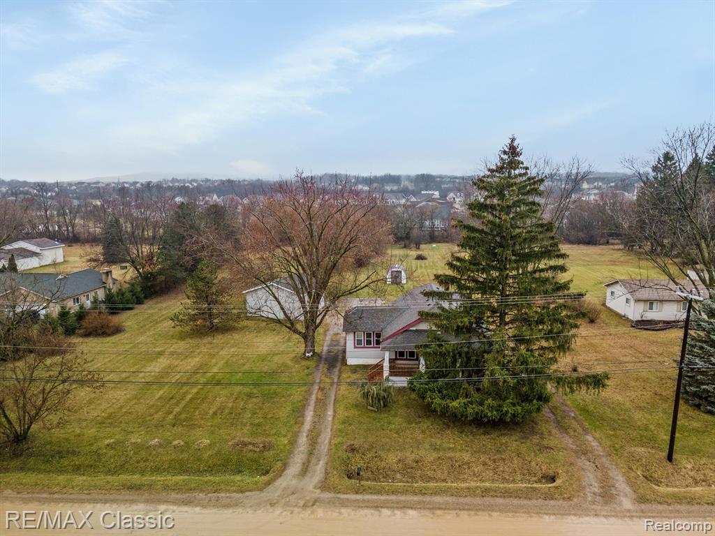 17373 Ridge Road Northville, MI 48168 - Photo 4 of 31