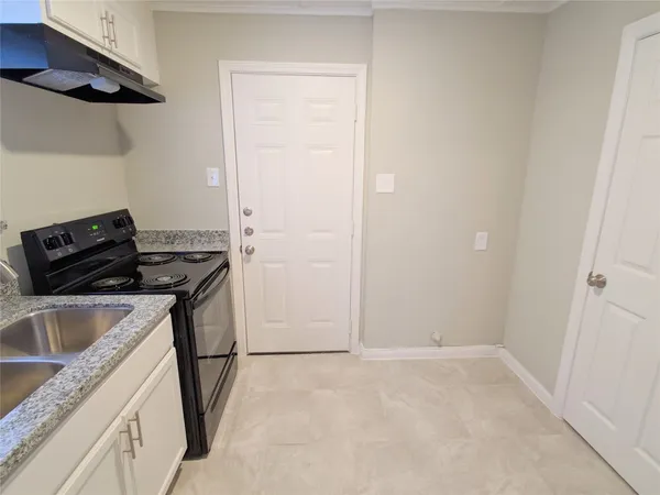 $855 | 505 13th Street North, Texas City, TX 77590