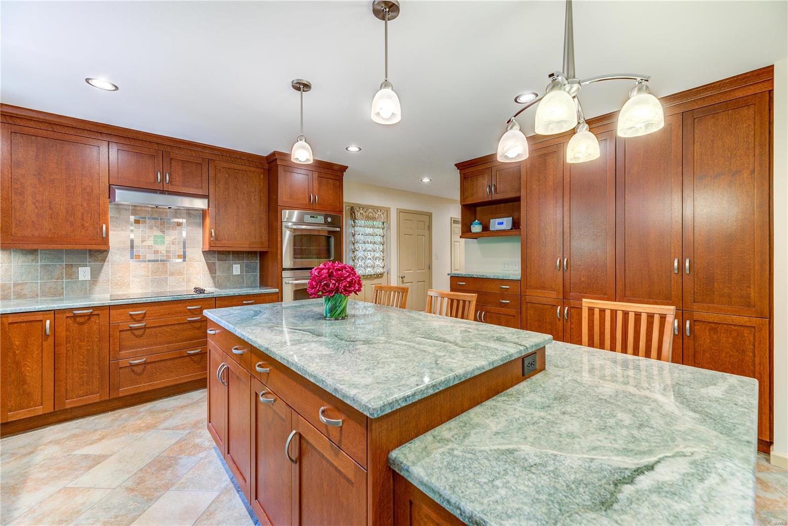 12843 Beaver Dam Road St. Louis, MO 63131 - Photo 3 of 21 Gallery Image 3