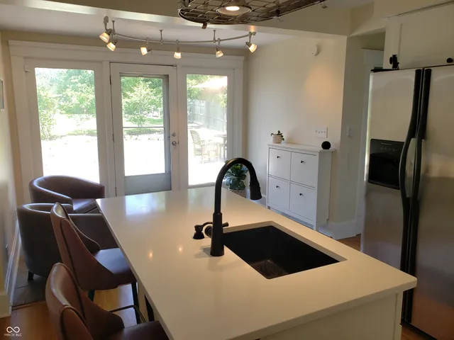 $2,400 | 1914 Commerce Avenue, Indianapolis, IN 46201