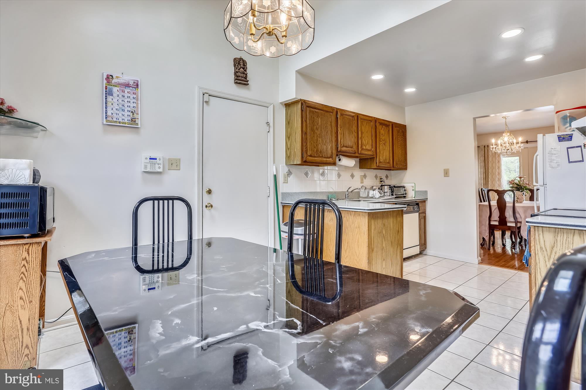 2943 Gracefield Road Silver Spring, MD 20904 - Photo 8 of 60 Eat in kithcen