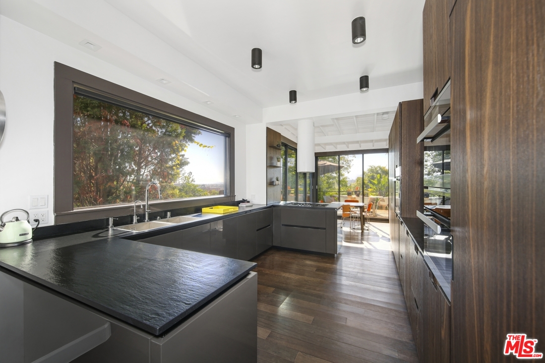 1661 Edgecliffe Drive Los Angeles, CA 90026 - Photo 11 of 49