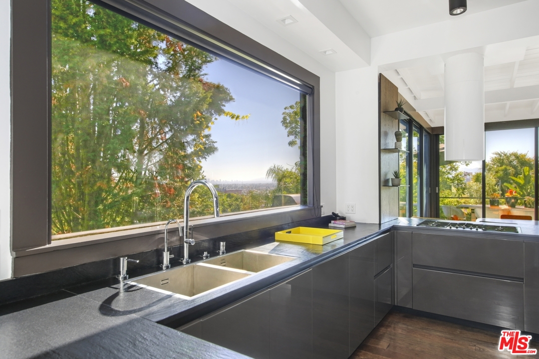 1661 Edgecliffe Drive Los Angeles, CA 90026 - Photo 12 of 49