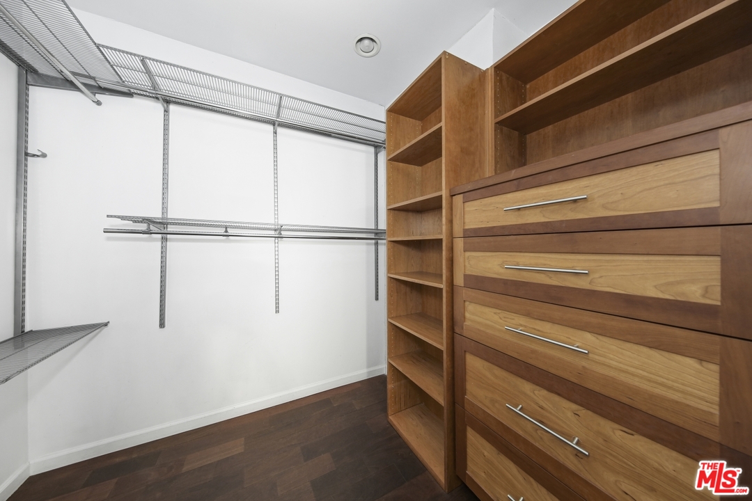 1661 Edgecliffe Drive Los Angeles, CA 90026 - Photo 20 of 49