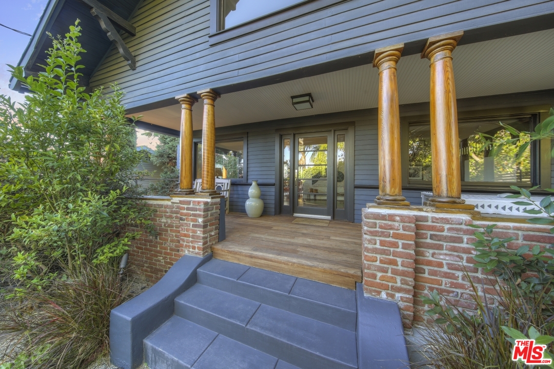 1661 Edgecliffe Drive Los Angeles, CA 90026 - Photo 3 of 49