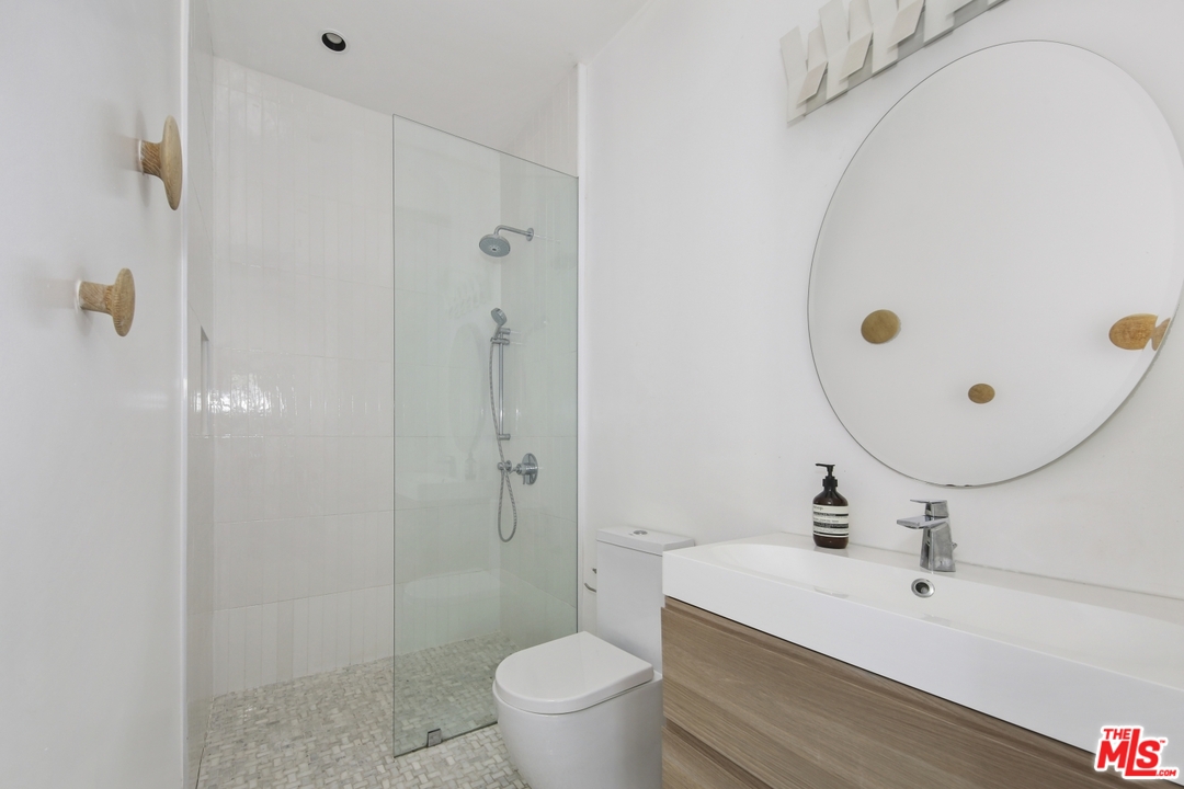 1661 Edgecliffe Drive Los Angeles, CA 90026 - Photo 23 of 49