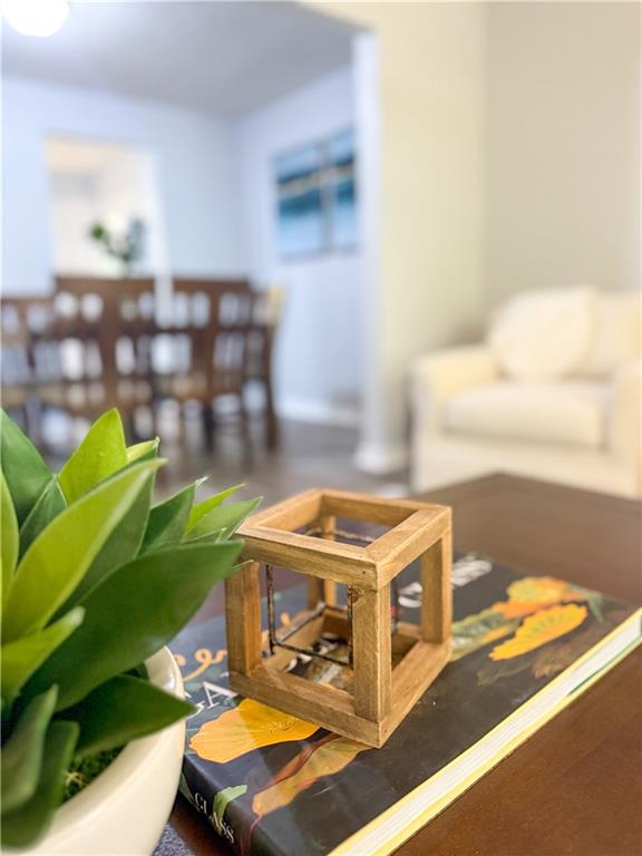722 Mercer Street Pittsburgh, PA 15219 - Photo 15 of 41 a living room with furniture
