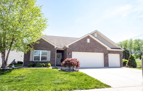 $425,000 | 9633 Timber Circle, McCordsville, IN 46055