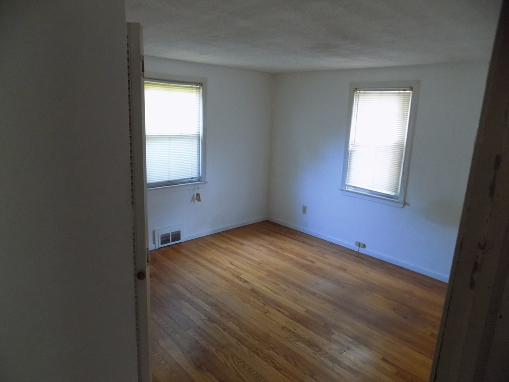 1261 Page Boulevard Springfield, MA 01104 - Photo 10 of 27 Gallery Image 10