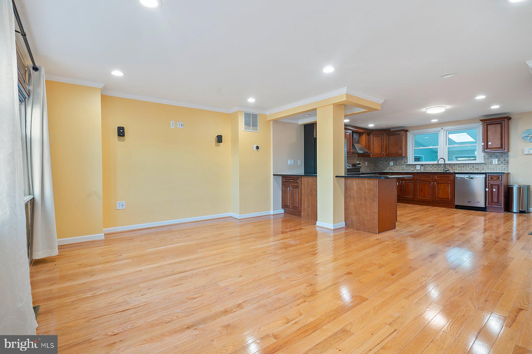 643 47th Street Baltimore, MD 21224 - Photo 2 of 35
