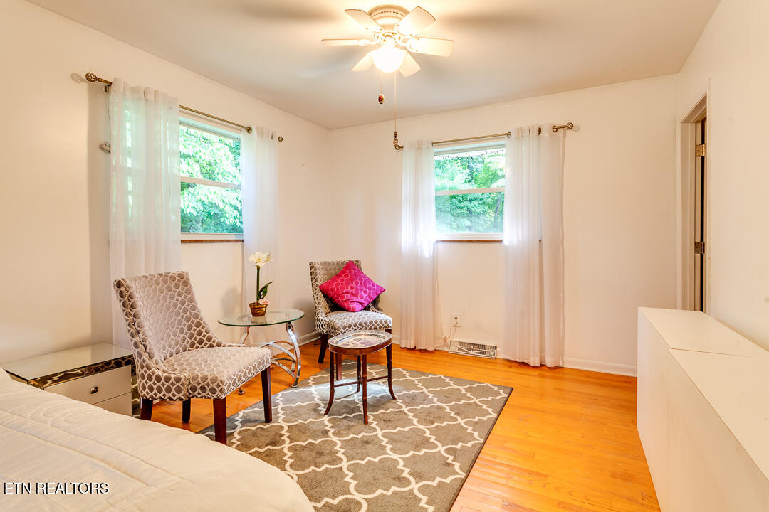 7907 Heiskell Road Powell, TN 37849 - Photo 14 of 43 020240711-3-7907HeiskellRdPowellTn-SCREE