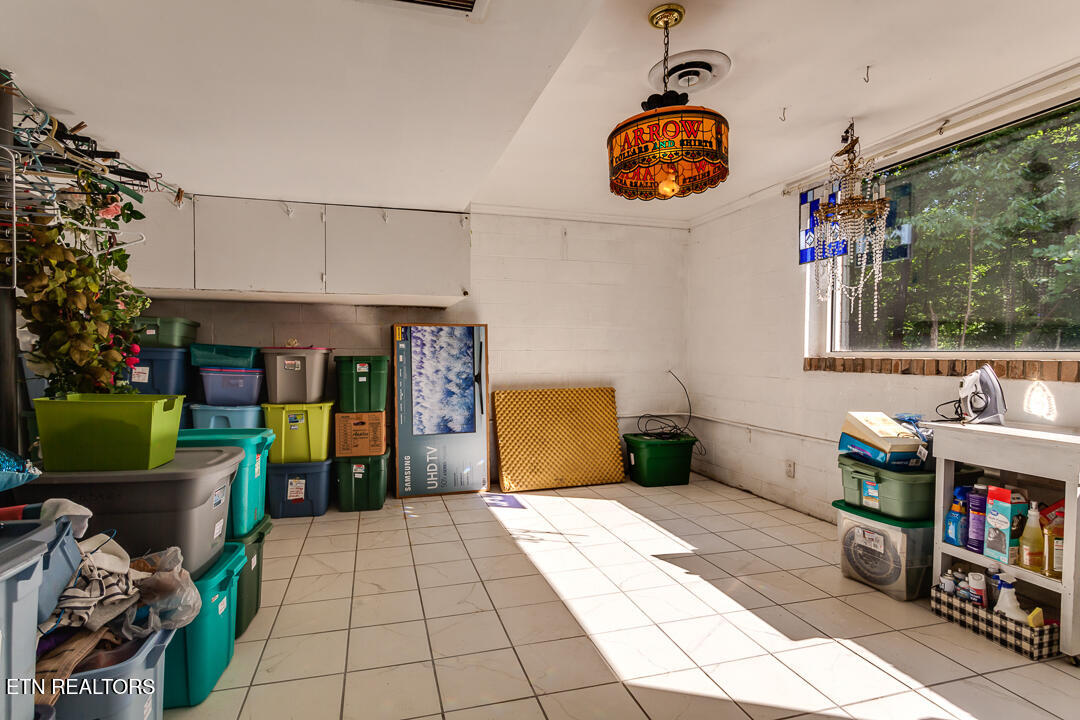 7907 Heiskell Road Powell, TN 37849 - Photo 27 of 43 028240711-3-7907HeiskellRdPowellTn-SCREE