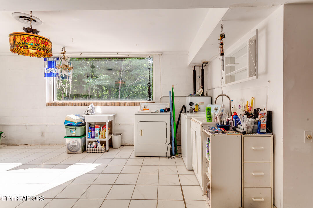 7907 Heiskell Road Powell, TN 37849 - Photo 28 of 43 027240711-3-7907HeiskellRdPowellTn-SCREE