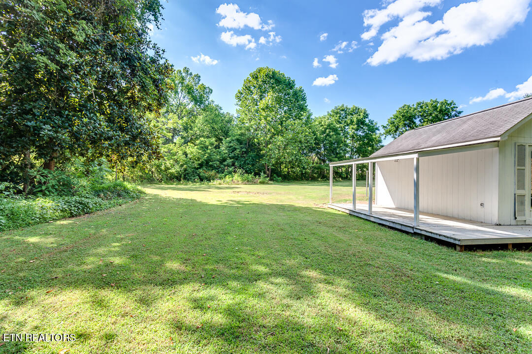 7907 Heiskell Road Powell, TN 37849 - Photo 35 of 43 042240711-3-7907HeiskellRdPowellTn-SCREE