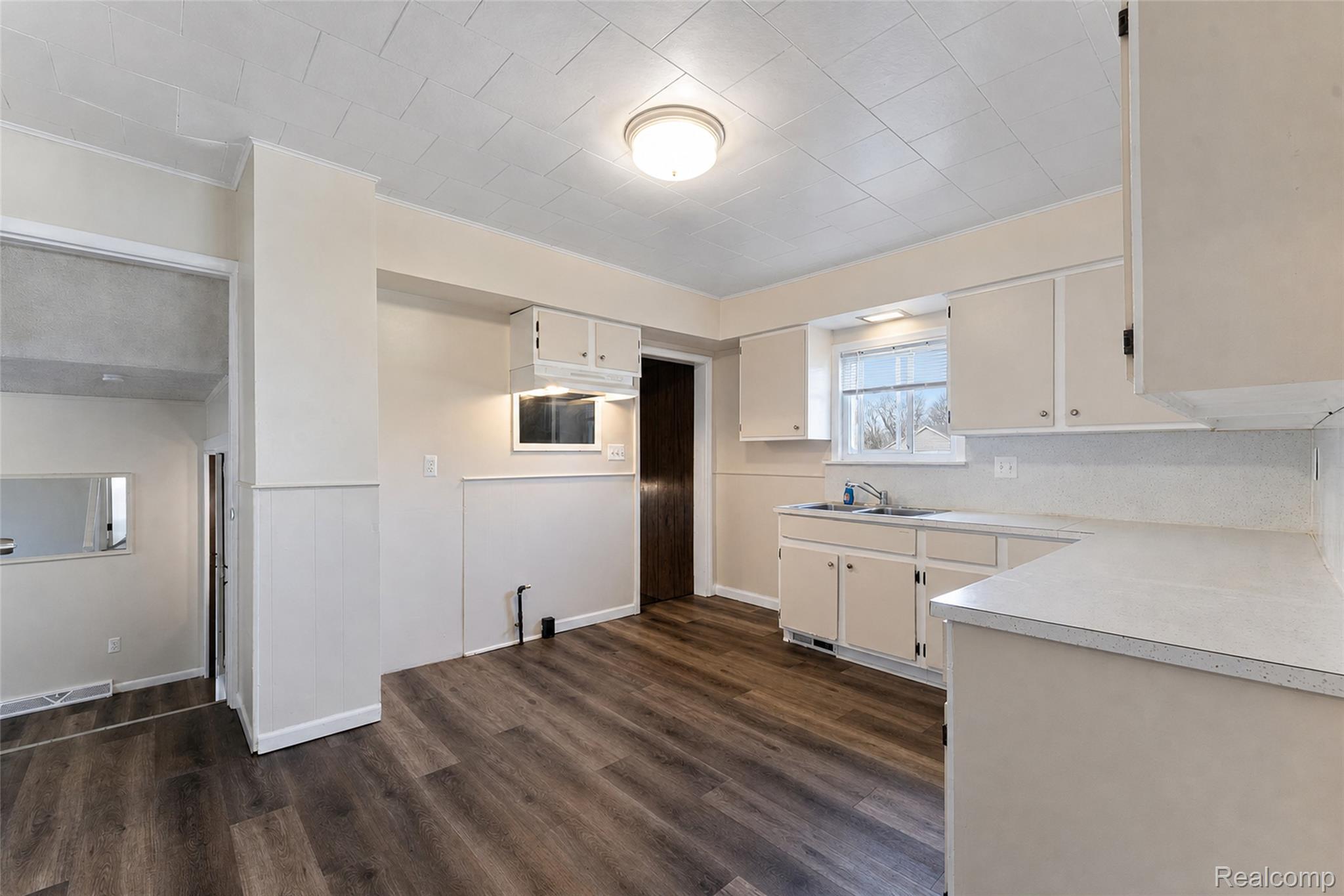 22900 Goddard Road Taylor, MI 48180 - Photo 21 of 49 B-22900 Goddard Taylor-9.jpg
