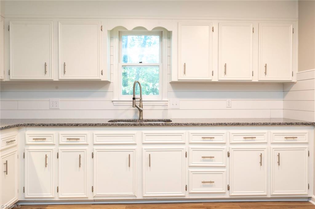 6560 Skylark Road Pfafftown, NC 27040 - Photo 4 of 16 Gallery Image 4