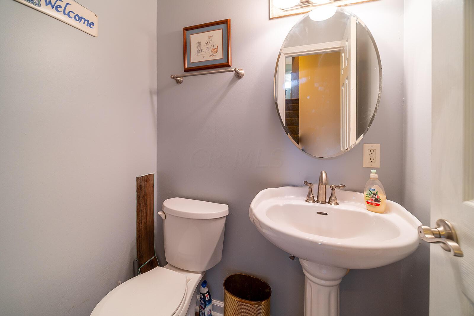 1668 Sandhurst Road Columbus, OH 43229 - Photo 17 of 42 Half Bath