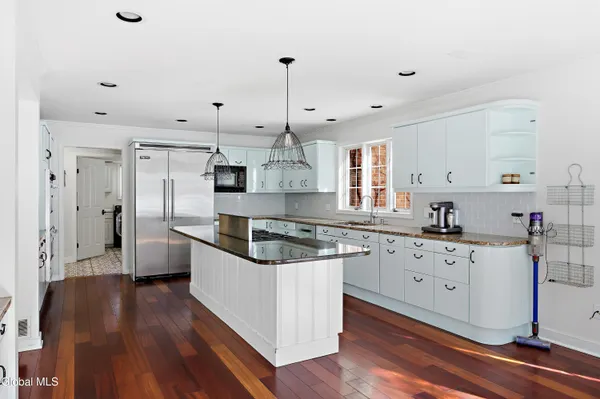 $1,600,000 | 6 Beacon Hill Drive, Saratoga Springs, NY 12866