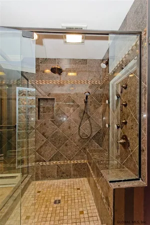 $1,600,000 | 6 Beacon Hill Drive, Saratoga Springs, NY 12866