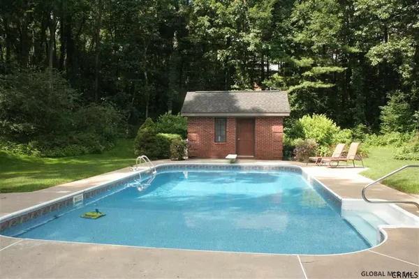 $1,600,000 | 6 Beacon Hill Drive, Saratoga Springs, NY 12866