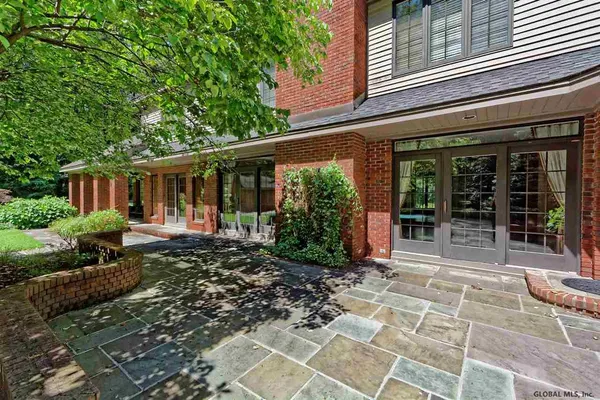 $1,600,000 | 6 Beacon Hill Drive, Saratoga Springs, NY 12866