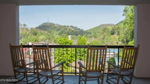 $319,000 | 102 Baskins Creek Bypass, Unit 107, Gatlinburg, TN 37738