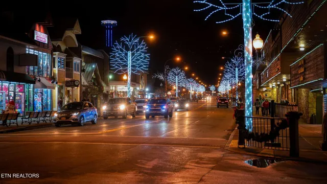 $319,000 | 102 Baskins Creek Bypass, Unit 107, Gatlinburg, TN 37738