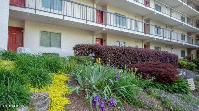 $319,000 | 102 Baskins Creek Bypass, Unit 107, Gatlinburg, TN 37738